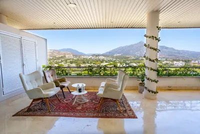 Middle Floor Apartment in Nueva Andalucía