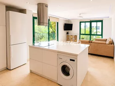 Middle Floor Apartment in Estepona