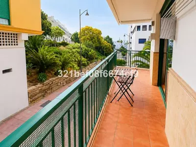 Middle Floor Apartment in Estepona