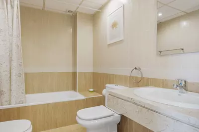Middle Floor Apartment in Nueva Andalucía