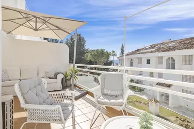 Middle Floor Apartment in Nueva Andalucía