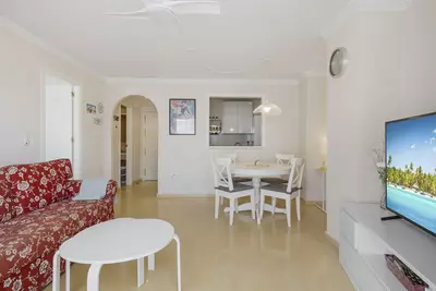 Middle Floor Apartment in Nueva Andalucía