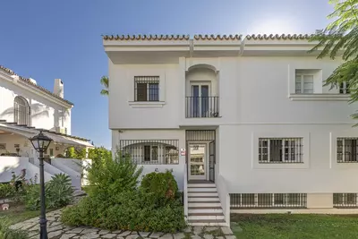 Semi-Detached House in Nueva Andalucía