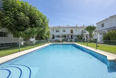 Semi-Detached House in Nueva Andalucía