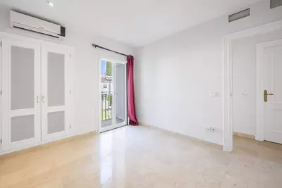 Semi-Detached House in Nueva Andalucía
