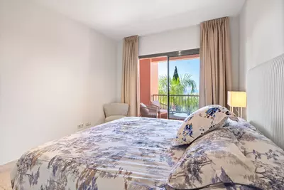 Middle Floor Apartment in Benahavís