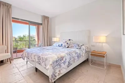 Middle Floor Apartment in Benahavís