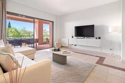 Middle Floor Apartment in Benahavís