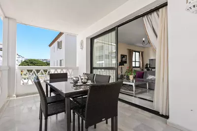Middle Floor Apartment in Puerto Banús