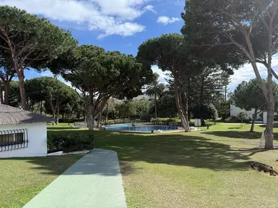 Middle Floor Apartment in Puerto Banús