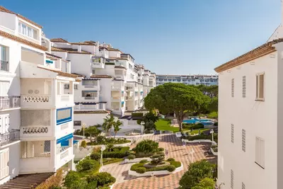 Middle Floor Apartment in Puerto Banús