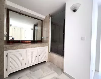 Middle Floor Apartment in Estepona