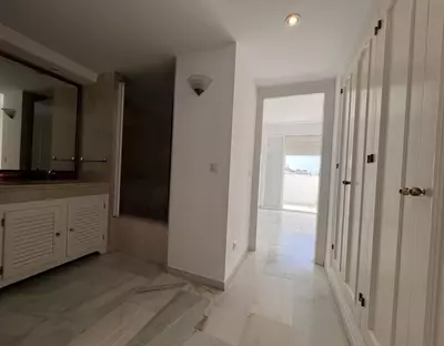 Middle Floor Apartment in Estepona