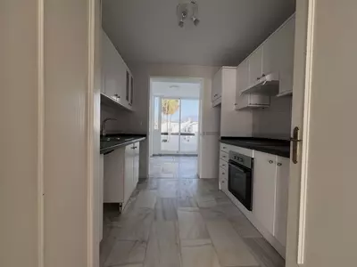 Middle Floor Apartment in Estepona