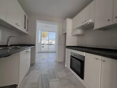 Middle Floor Apartment in Estepona