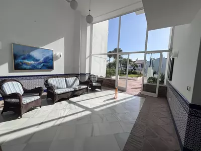 Middle Floor Apartment in Estepona