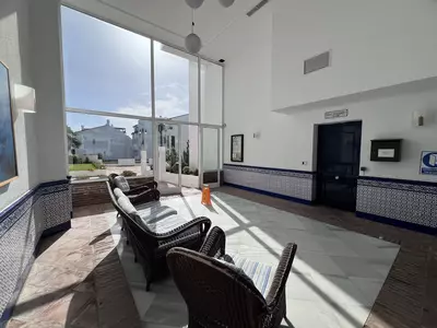 Middle Floor Apartment in Estepona