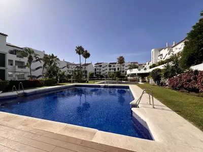 Middle Floor Apartment in Estepona