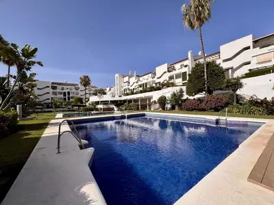 Middle Floor Apartment in Estepona