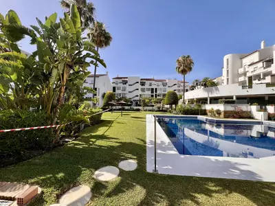 Middle Floor Apartment in Estepona