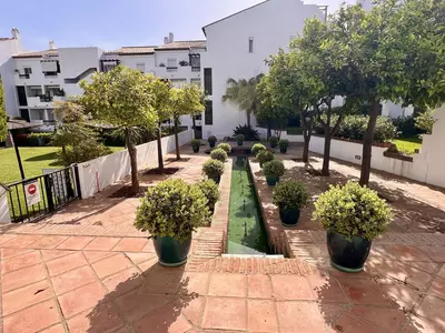 Middle Floor Apartment in Estepona