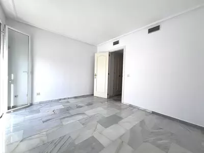 Middle Floor Apartment in Estepona