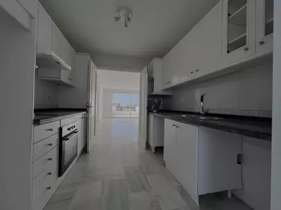 Middle Floor Apartment in Estepona