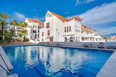 Middle Floor Apartment in Nueva Andalucía