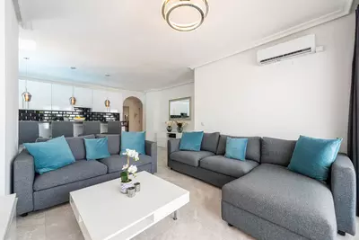 Middle Floor Apartment in Nueva Andalucía