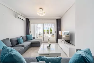 Middle Floor Apartment in Nueva Andalucía