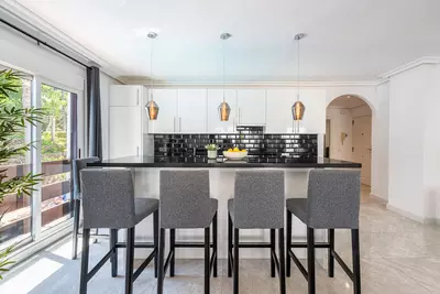 Middle Floor Apartment in Nueva Andalucía