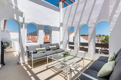 Middle Floor Apartment in Nueva Andalucía