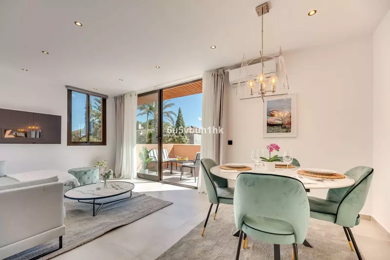 Middle Floor Apartment in Estepona