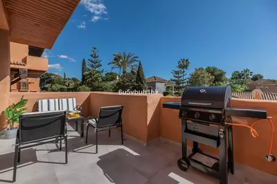 Middle Floor Apartment in Estepona
