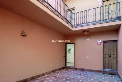 Middle Floor Apartment in Estepona