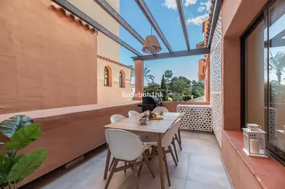 Middle Floor Apartment in Estepona