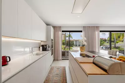 Detached Villa in Nueva Andalucía