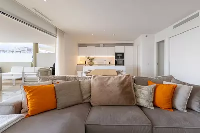 Middle Floor Apartment in Nueva Andalucía