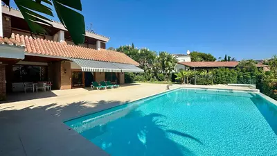 Detached Villa in Nueva Andalucía