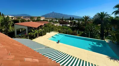 Detached Villa in Nueva Andalucía