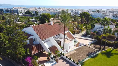 Detached Villa in Nueva Andalucía