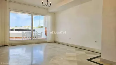 Middle Floor Apartment in Nueva Andalucía