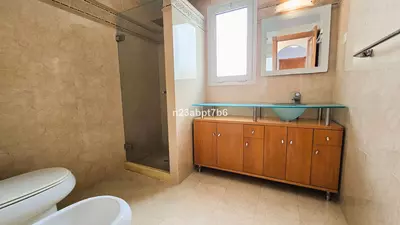 Middle Floor Apartment in Nueva Andalucía