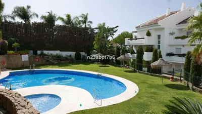 Middle Floor Apartment in Nueva Andalucía