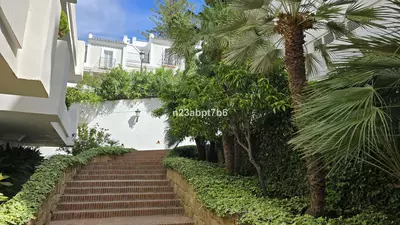 Middle Floor Apartment in Nueva Andalucía