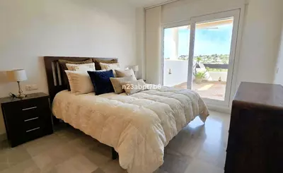 Middle Floor Apartment in Nueva Andalucía
