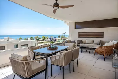 Middle Floor Apartment in Estepona