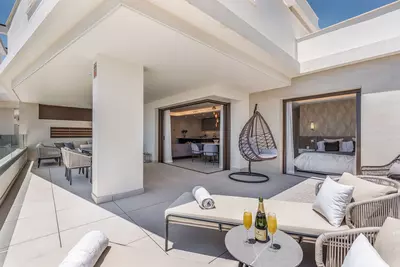 Middle Floor Apartment in Estepona