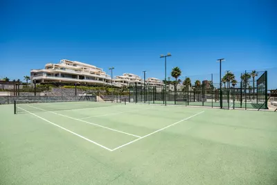 Middle Floor Apartment in Estepona