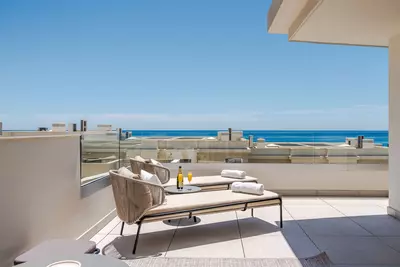 Middle Floor Apartment in Estepona